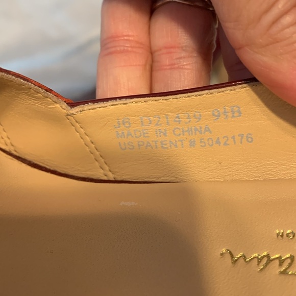 Cole Haan Red Patent Leather Peep Toe burlap fabric heel criss cross Nike 9.5 - Picture 6 of 6